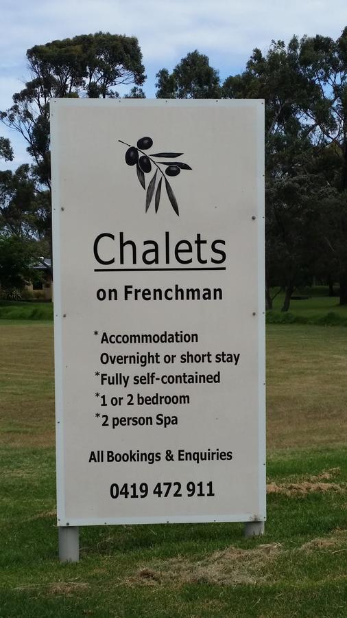 Chalets On Frenchman Albany Exterior photo